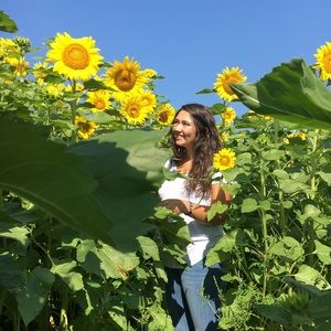 Meet your Posher, Skylar